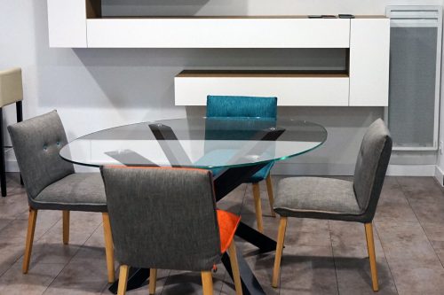 Table design en verre et pied acier